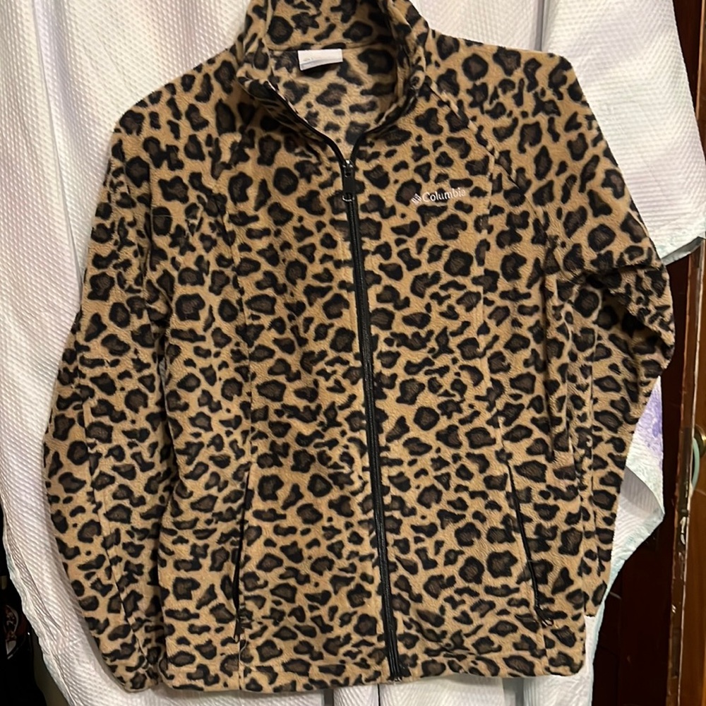 Women’s lightweight jacket with leopard print